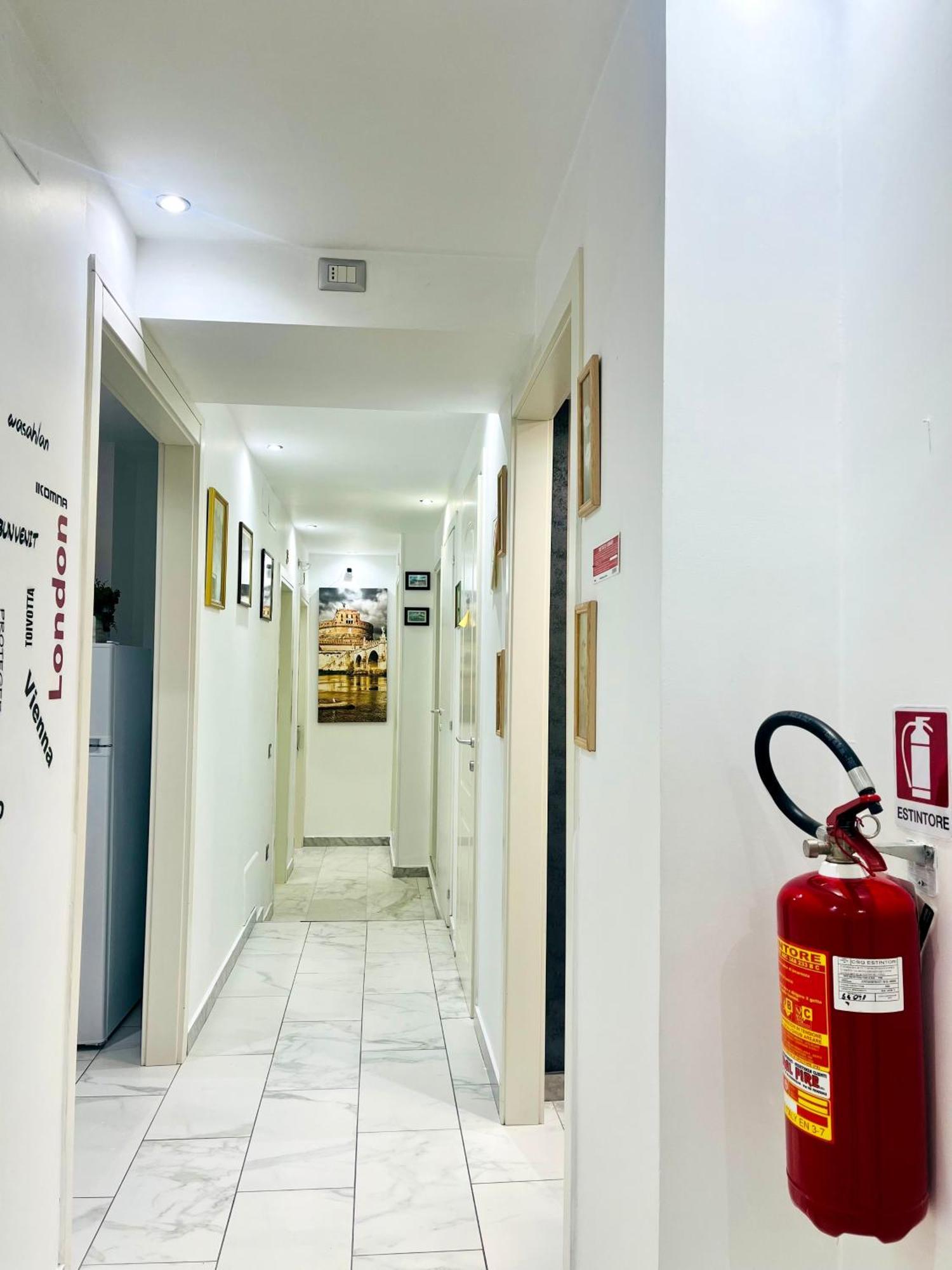 Santa Maria Accommodation Rome Bagian luar foto