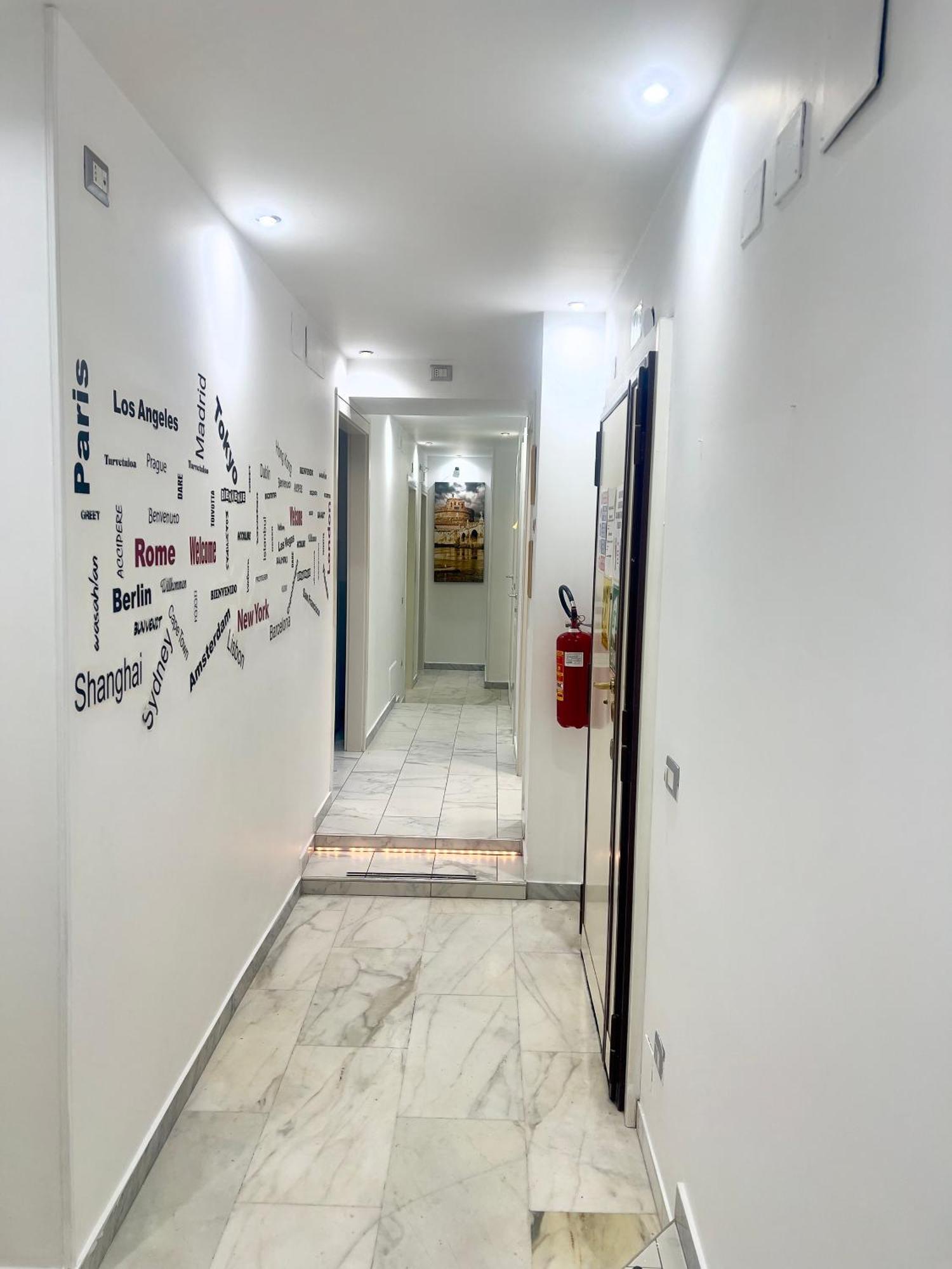 Santa Maria Accommodation Rome Bagian luar foto